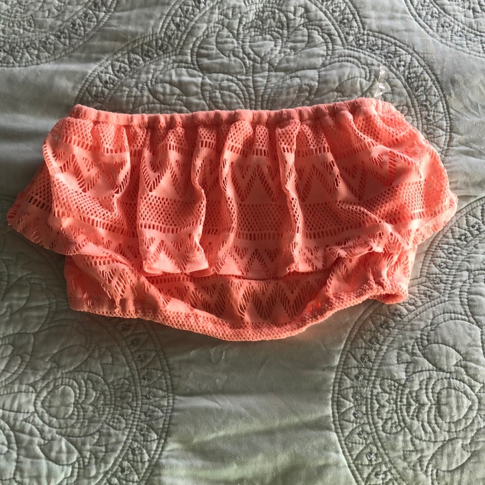 Strap less crop top